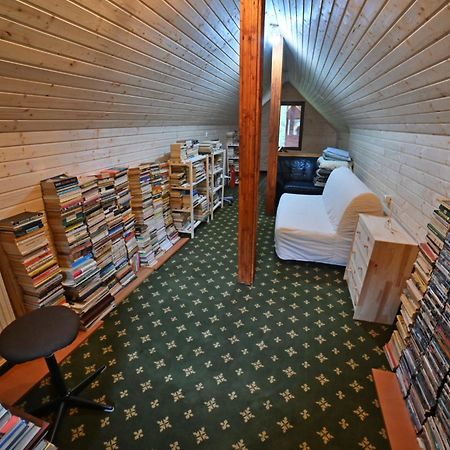 Casa De Vacanta Satic Piatra Craiului La Doi Viermi Dış mekan fotoğraf