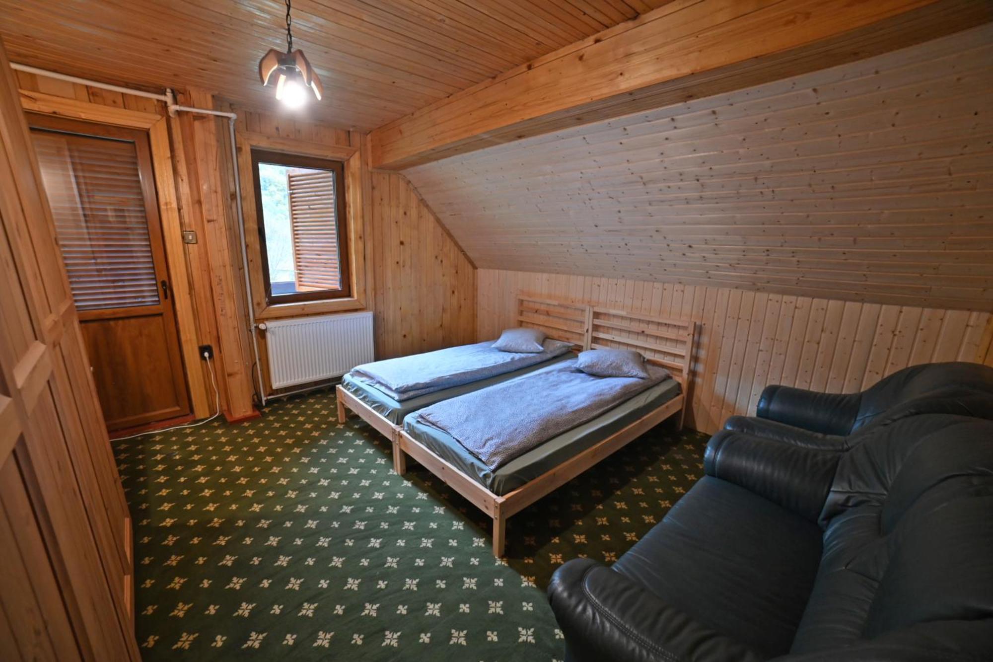 Casa De Vacanta Satic Piatra Craiului La Doi Viermi Dış mekan fotoğraf