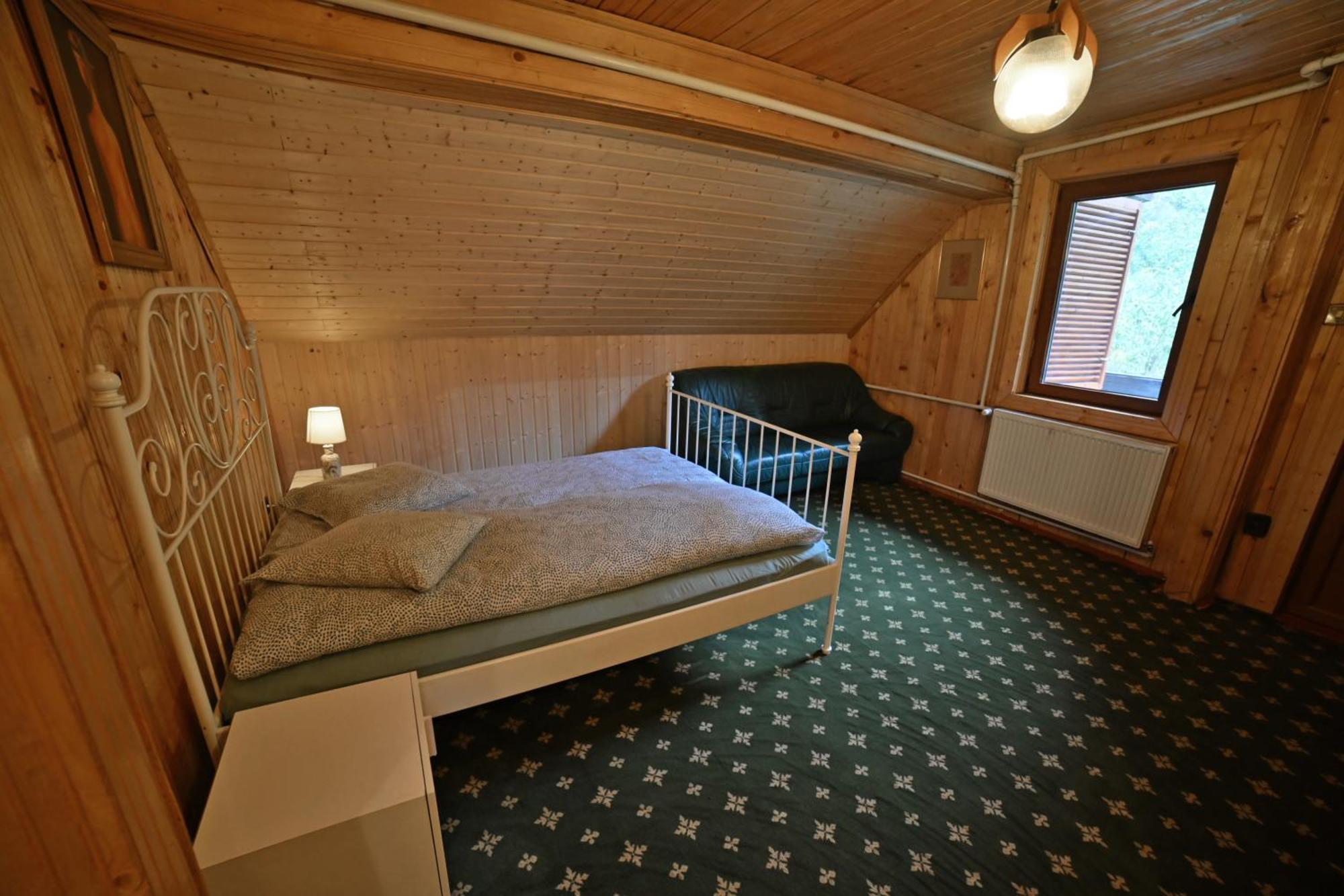 Casa De Vacanta Satic Piatra Craiului La Doi Viermi Dış mekan fotoğraf